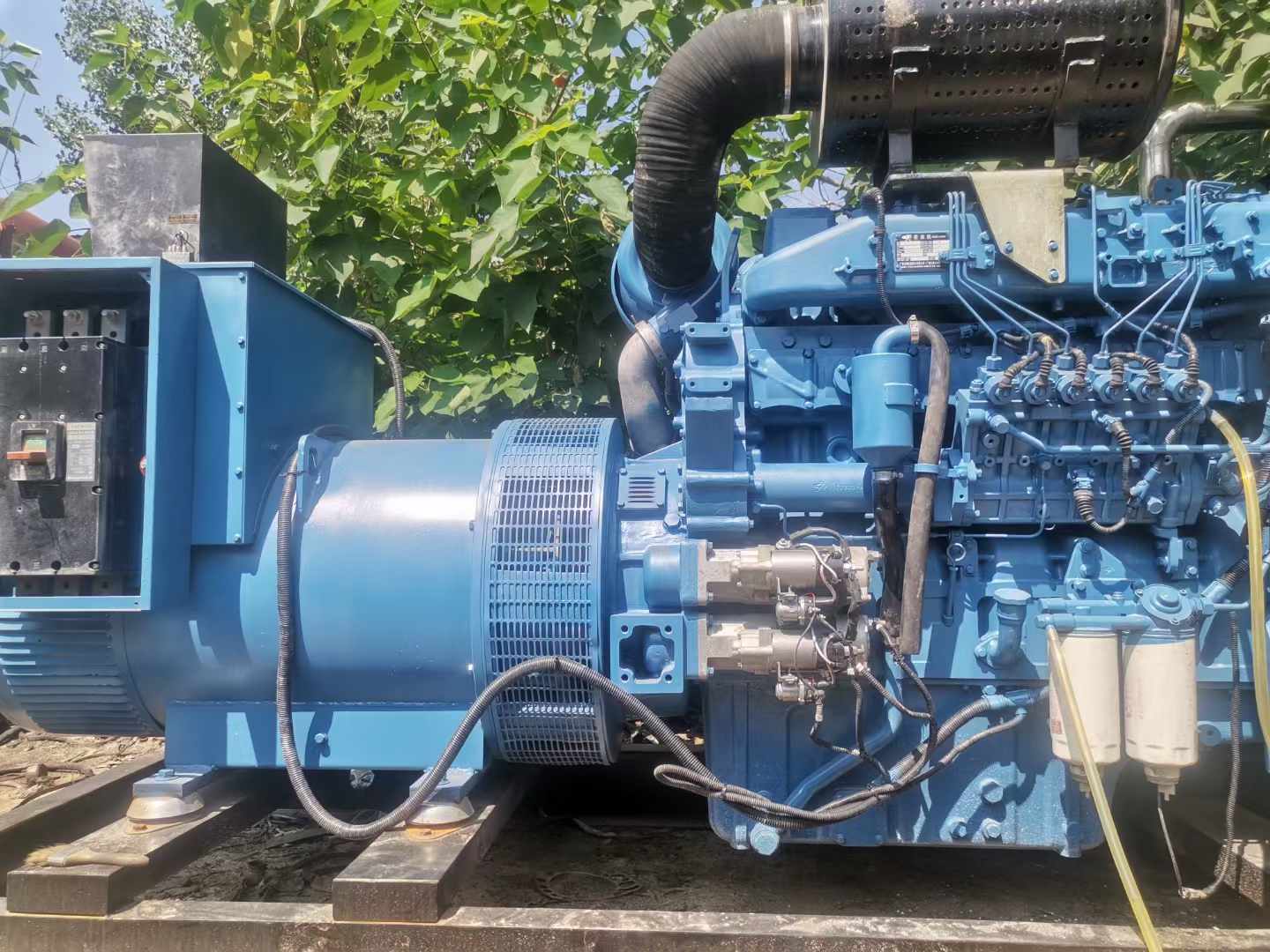 浦口详细说明降低 800kW 柴油发电机输出电流波动的方法